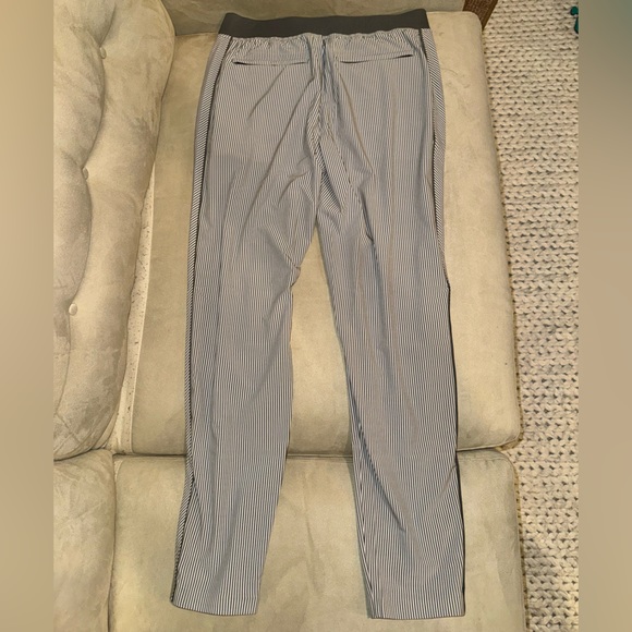 Athleta Brooklyn textured ankle pant city stripe coast gray. Size 6. - Picture 8 of 14